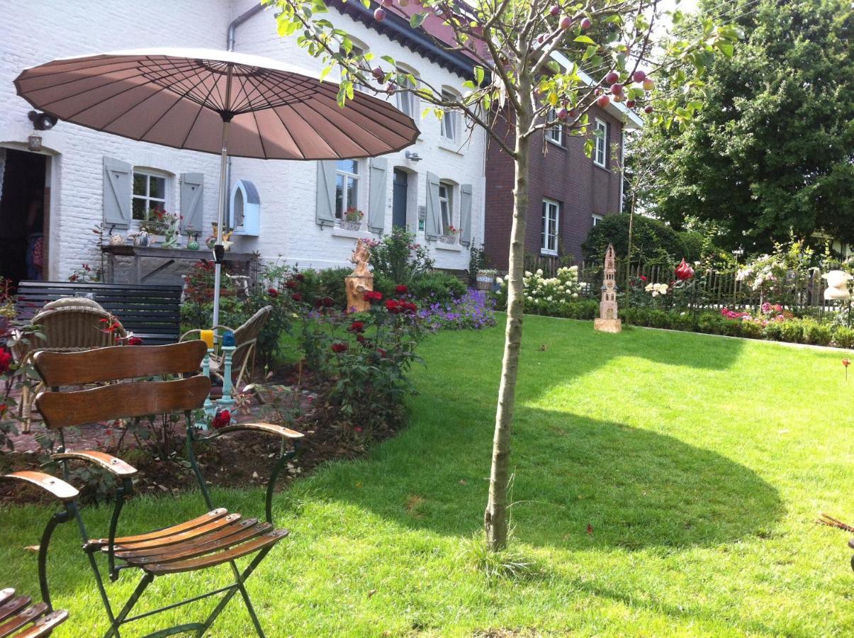 Puurteuven B&B Tussen Kunst En Natuur Voeren Luaran gambar