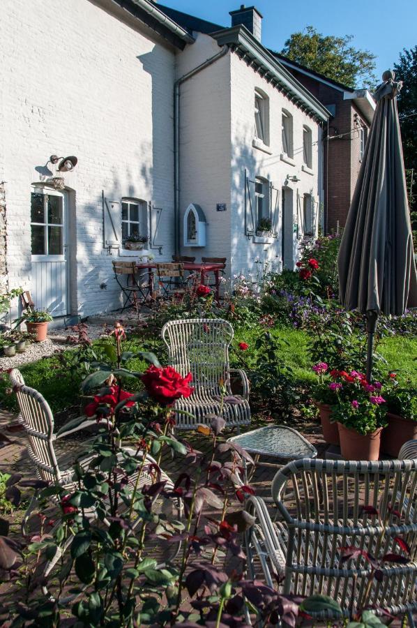 Puurteuven B&B Tussen Kunst En Natuur Voeren Luaran gambar